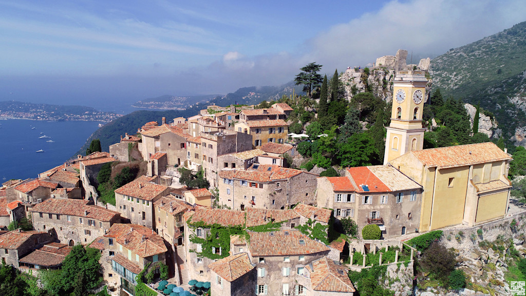 Village perché d'Èze surplombant la Méditerranée