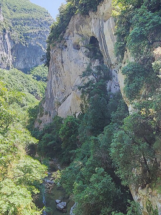 Le canyon du Loup vu depuis un des points d'arrêt de la route, terrain du circuit VTT