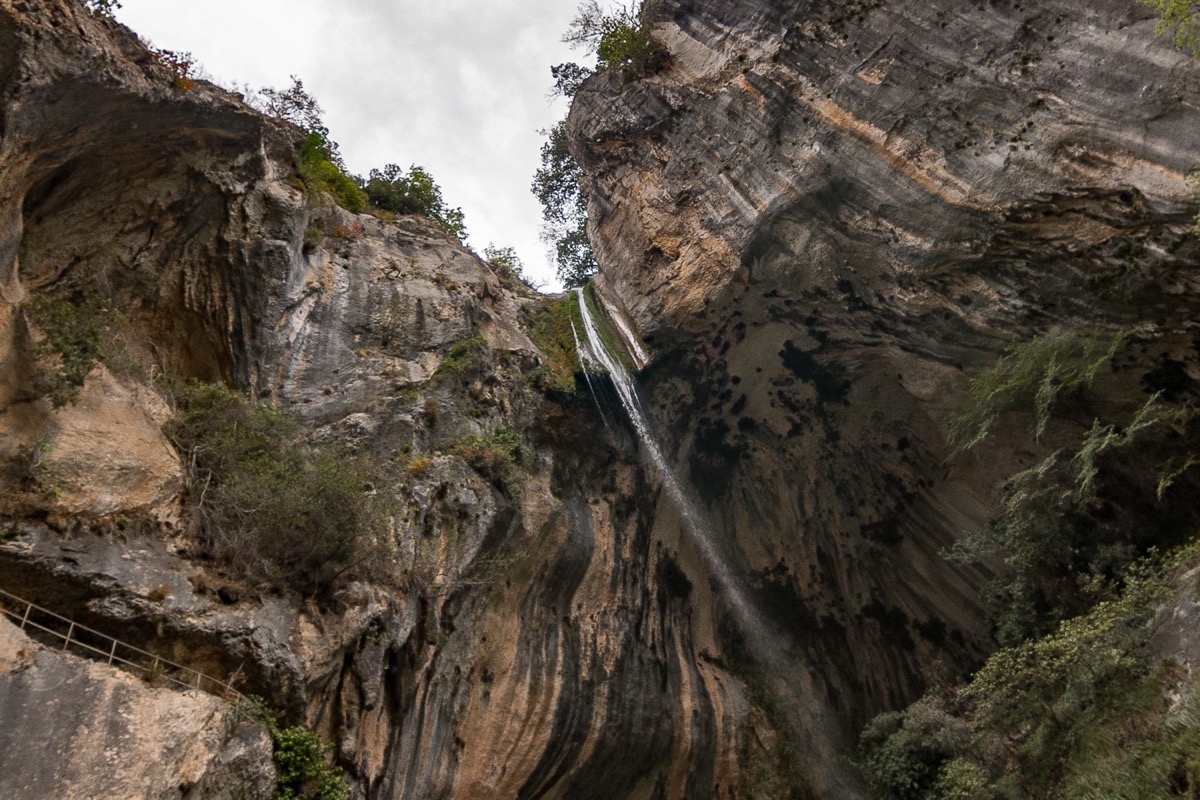 La route des villages perchés de l'arrière-pays