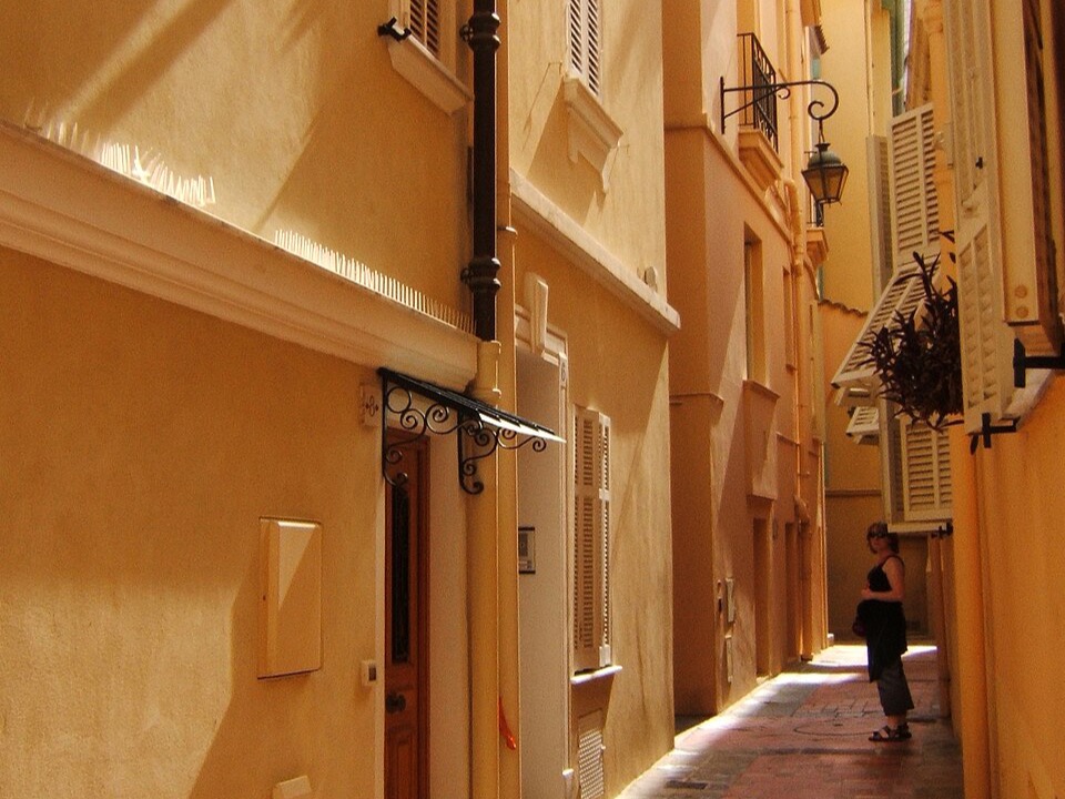 Ruelle du Rocher de Monaco, où se niche le restaurant U Cavagnëtu