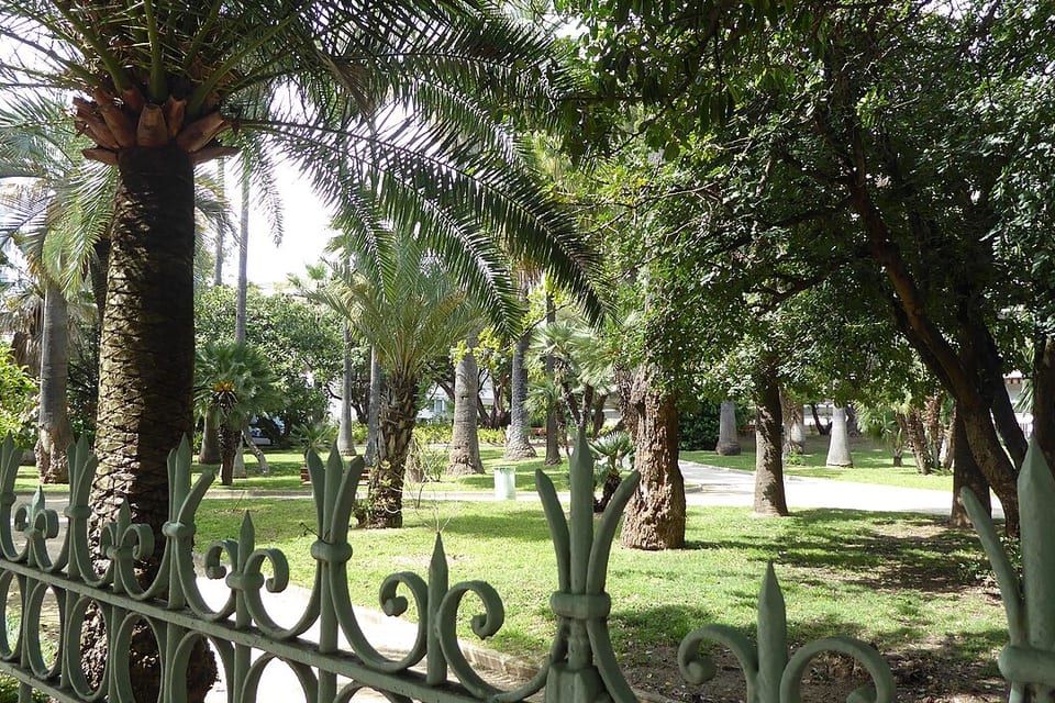 Shaded palm garden in the centre of Juan-les-Pins