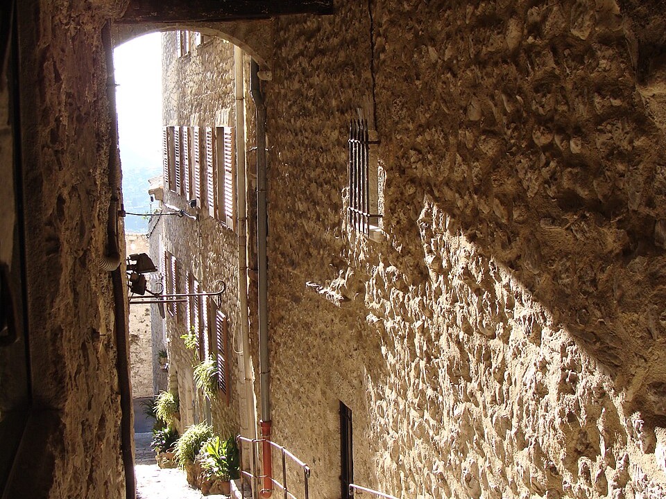 Ruelle en escalier du village de Saint-Paul-de-Vence