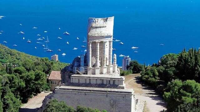 La côte de la Riviera entre Menton et Monaco