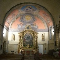 Portail de serpentinite verte de l'église Notre-Dame de Ramatuelle