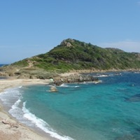 Isthme sauvage et eaux turquoise du Cap Taillat, accessible uniquement à pied